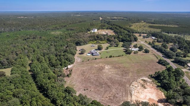 825 Recreational Road 255, Colmesneil, TX 75938