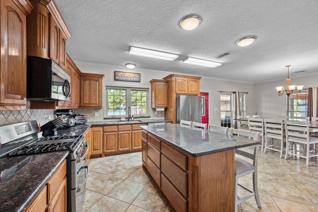 825 Recreational Road 255, Colmesneil, TX 75938