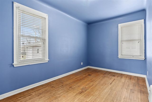 522 Lake Boulevard, Paw Paw, MI 49079