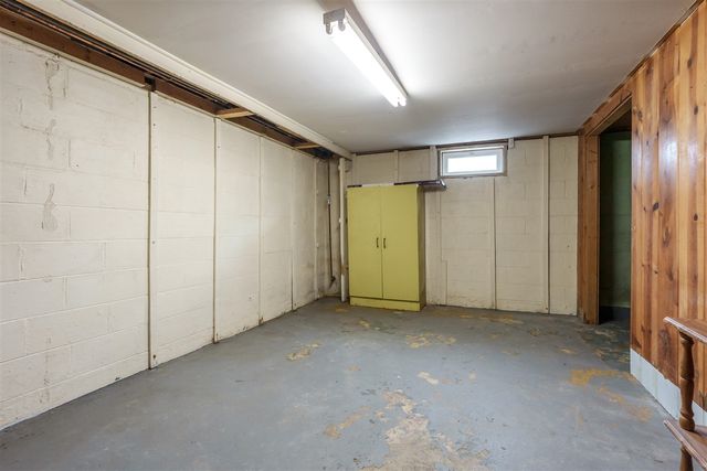 522 Lake Boulevard, Paw Paw, MI 49079