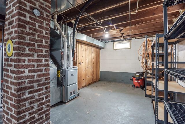 522 Lake Boulevard, Paw Paw, MI 49079