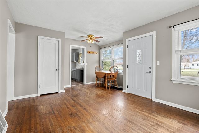 522 Lake Boulevard, Paw Paw, MI 49079