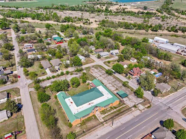 100 E Foreman Street, El Reno, OK 73036