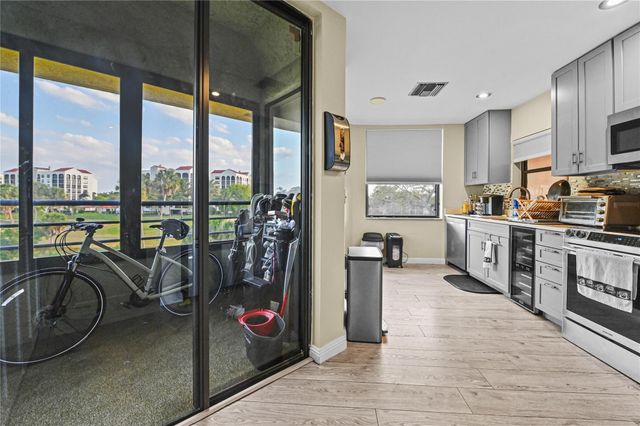 7520 La Paz Boulevard 306, Boca Raton, FL 33433