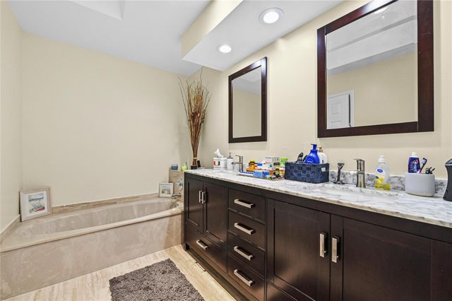 7520 La Paz Boulevard 306, Boca Raton, FL 33433