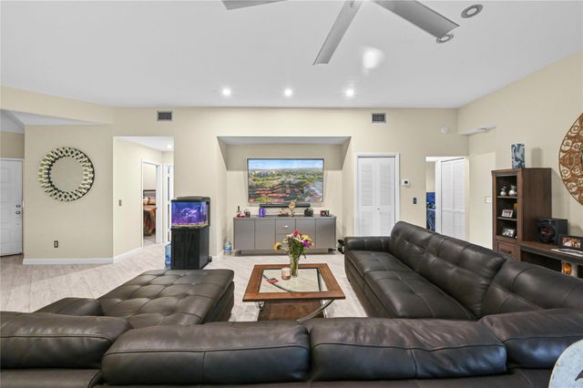 7520 La Paz Boulevard 306, Boca Raton, FL 33433