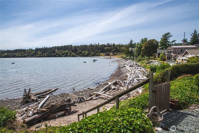13532 Slice Street, Anacortes, WA 98221