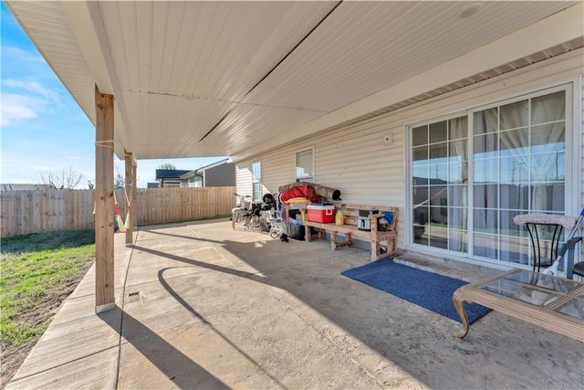 1252 W Bishop Drive, Rogers, AR 72756