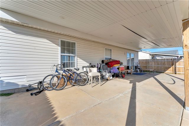 1252 W Bishop Drive, Rogers, AR 72756