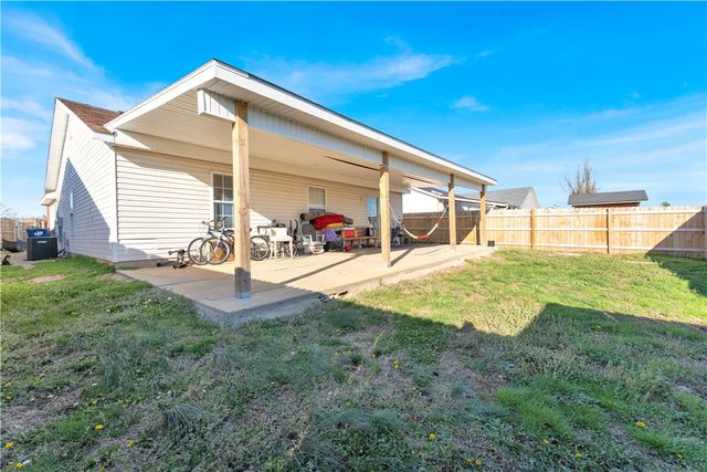 1252 W Bishop Drive, Rogers, AR 72756