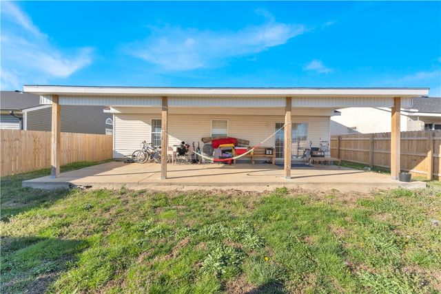 1252 W Bishop Drive, Rogers, AR 72756