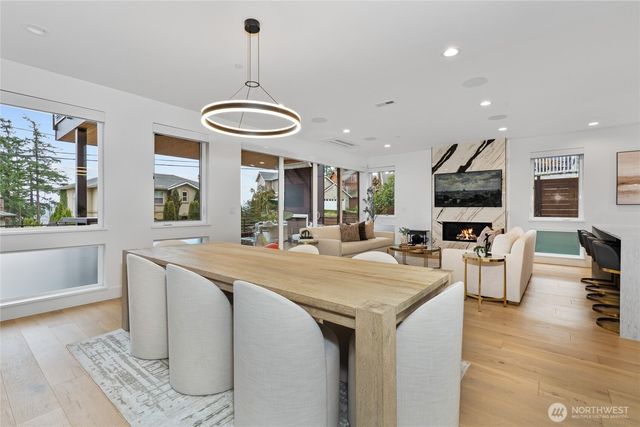 11855 89th Place NE, Kirkland, WA 98034