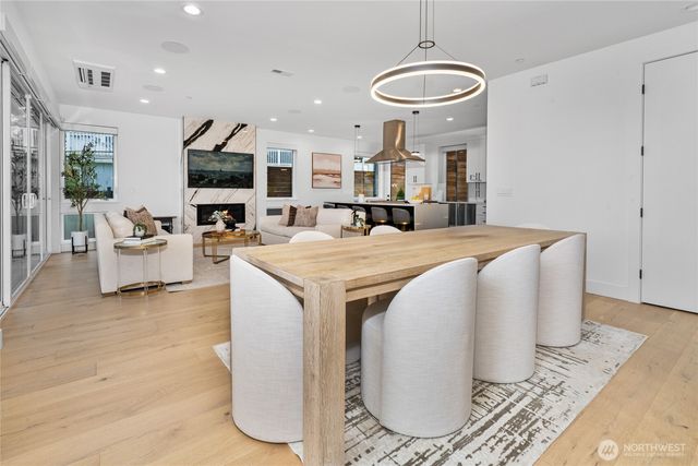 11855 89th Place NE, Kirkland, WA 98034