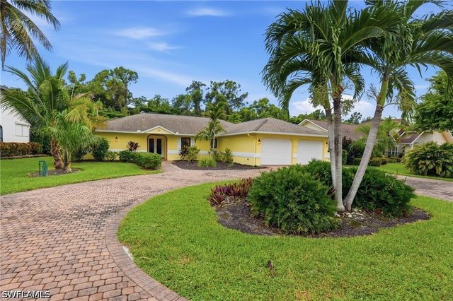 201 Palmetto Dunes CIR, Naples, FL 34113