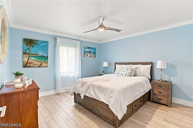 201 Palmetto Dunes CIR, Naples, FL 34113