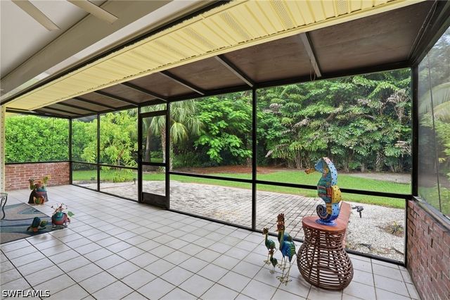 201 Palmetto Dunes CIR, Naples, FL 34113