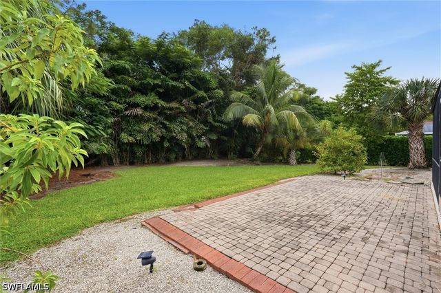 201 Palmetto Dunes CIR, Naples, FL 34113
