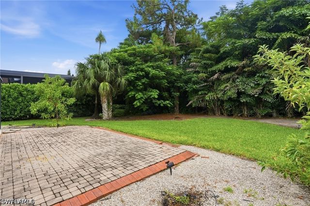 201 Palmetto Dunes CIR, Naples, FL 34113