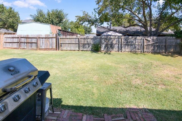 831 Beverly Drive, Grapevine, TX 76051