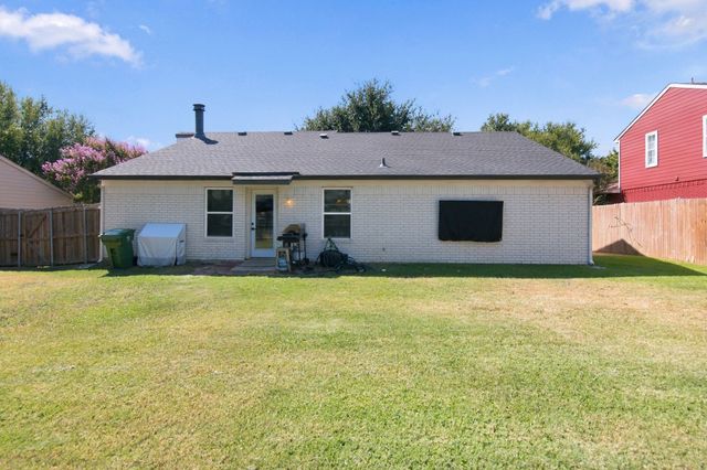 831 Beverly Drive, Grapevine, TX 76051