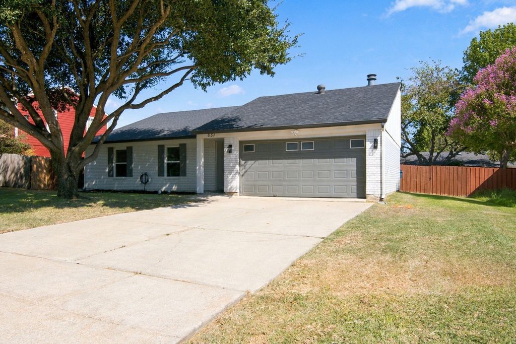 831 Beverly Drive, Grapevine, TX 76051 — photo 2