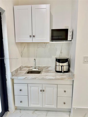 17802 SW 152nd Ct, Miami, FL 33187