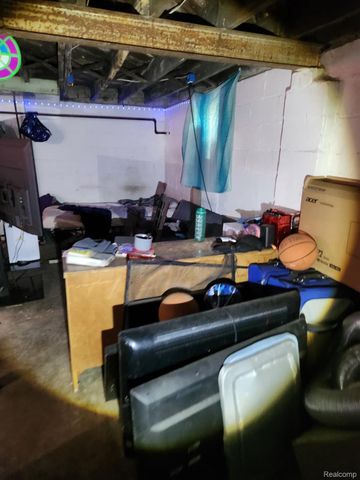 10360 Crocuslawn Street, Detroit, MI 48204