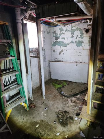 10360 Crocuslawn Street, Detroit, MI 48204