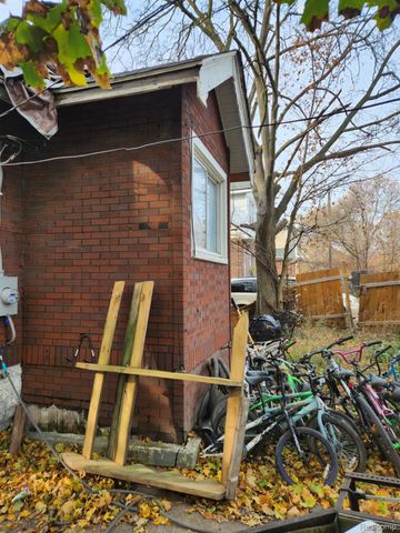 10360 Crocuslawn Street, Detroit, MI 48204