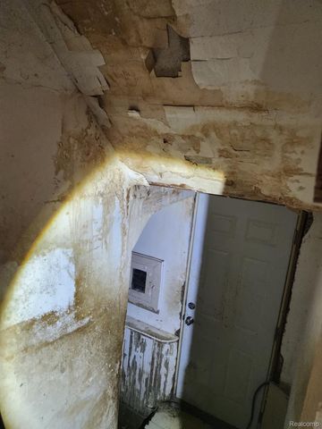 10360 Crocuslawn Street, Detroit, MI 48204