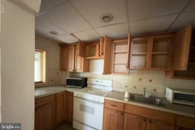 420 CEDAR ST, Jenkintown, PA 19046
