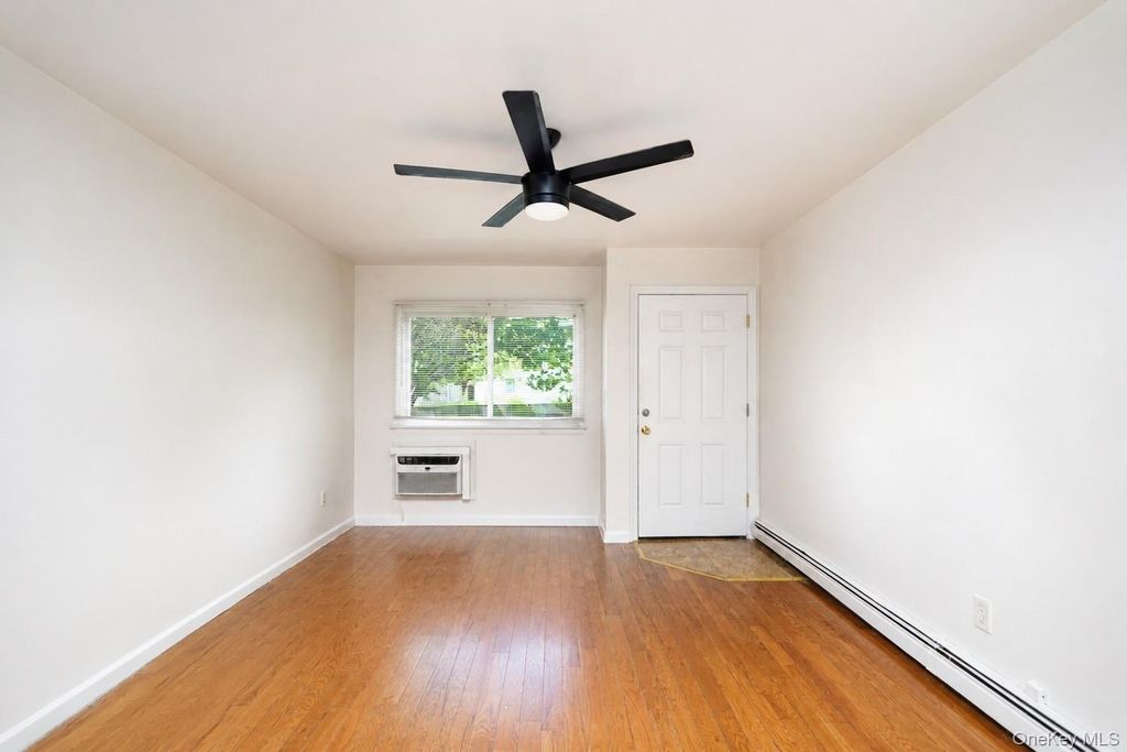 360 Barlow Avenue 6A, Staten Island, NY 10308 — photo 2