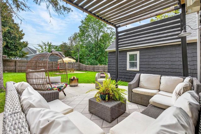 425 E CIRCLE STREET, Appleton, WI 54911