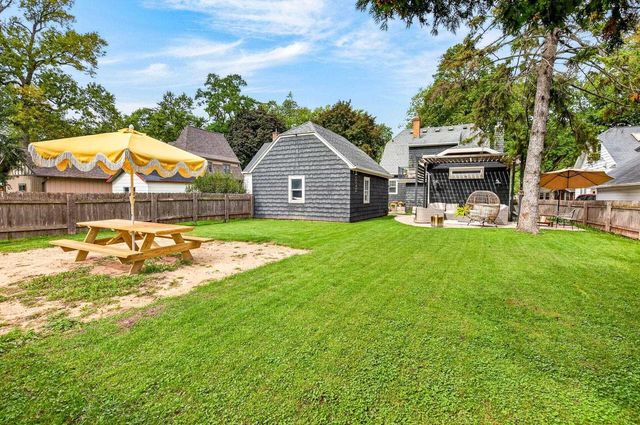 425 E CIRCLE STREET, Appleton, WI 54911