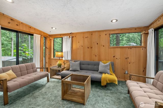 41 N Dow Place, Hoodsport, WA 98548