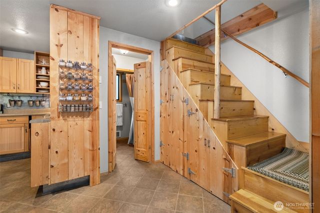 41 N Dow Place, Hoodsport, WA 98548