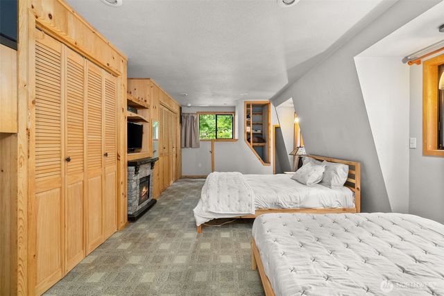 41 N Dow Place, Hoodsport, WA 98548
