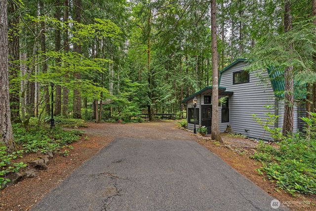 41 N Dow Place, Hoodsport, WA 98548