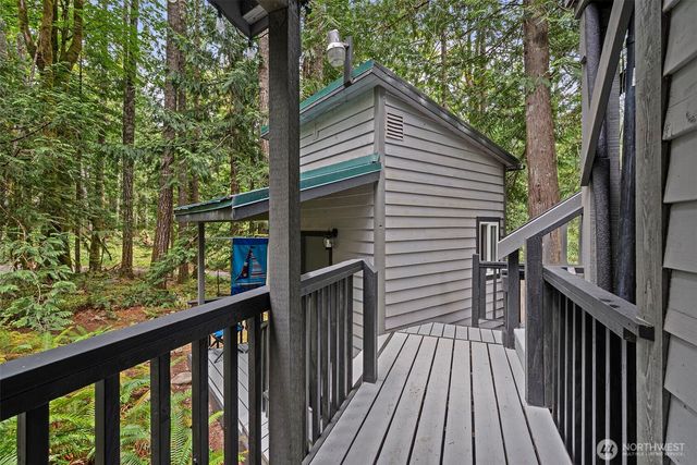 41 N Dow Place, Hoodsport, WA 98548