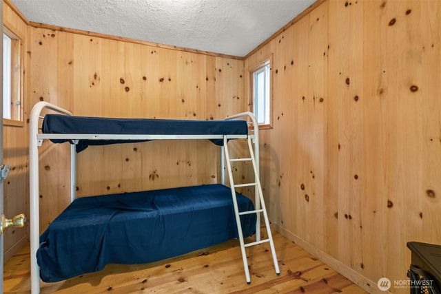 41 N Dow Place, Hoodsport, WA 98548