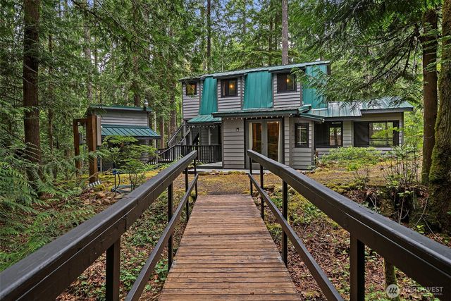 41 N Dow Place, Hoodsport, WA 98548