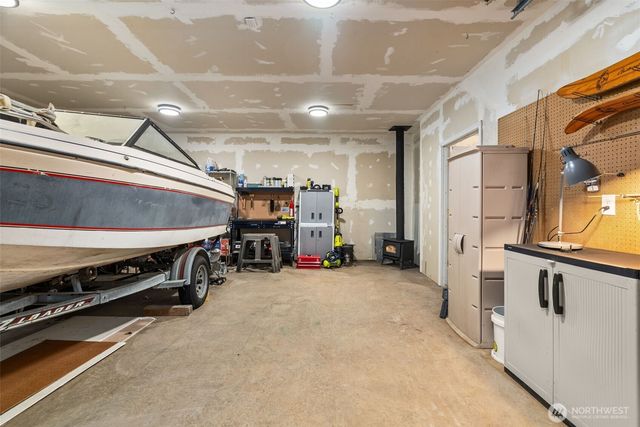 41 N Dow Place, Hoodsport, WA 98548