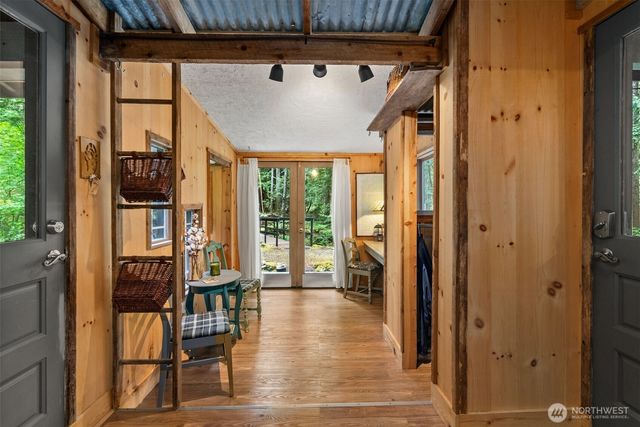 41 N Dow Place, Hoodsport, WA 98548