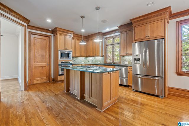 5566 LAKE TRACE DRIVE, Hoover, AL 35244