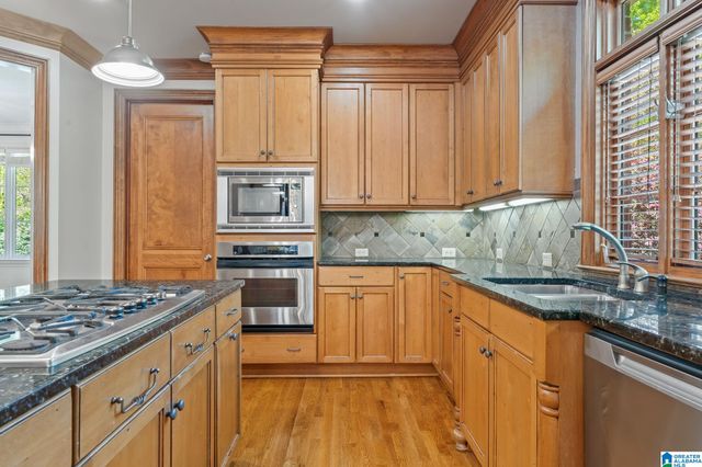 5566 LAKE TRACE DRIVE, Hoover, AL 35244