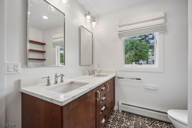 39 Wingate Dr, Livingston Twp., NJ 07039