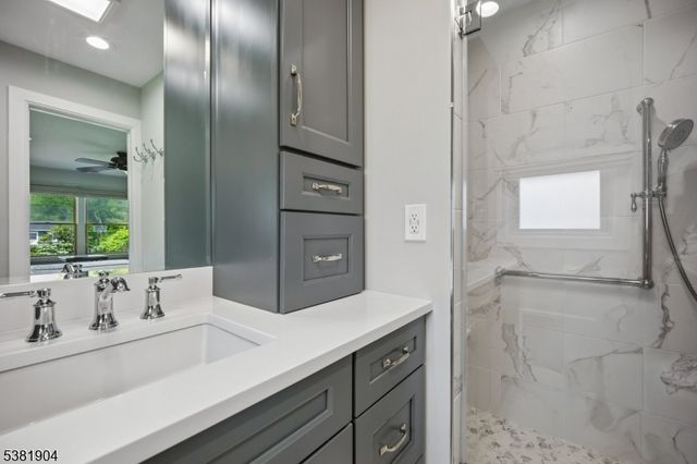 39 Wingate Dr, Livingston Twp., NJ 07039
