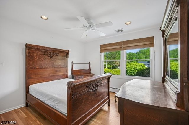 39 Wingate Dr, Livingston Twp., NJ 07039