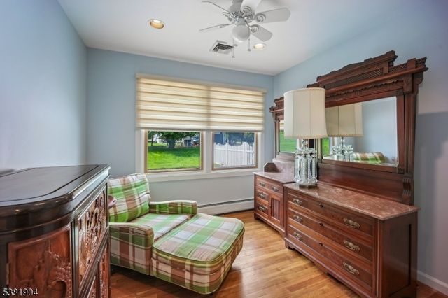 39 Wingate Dr, Livingston Twp., NJ 07039