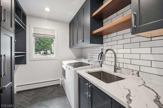 39 Wingate Dr, Livingston Twp., NJ 07039